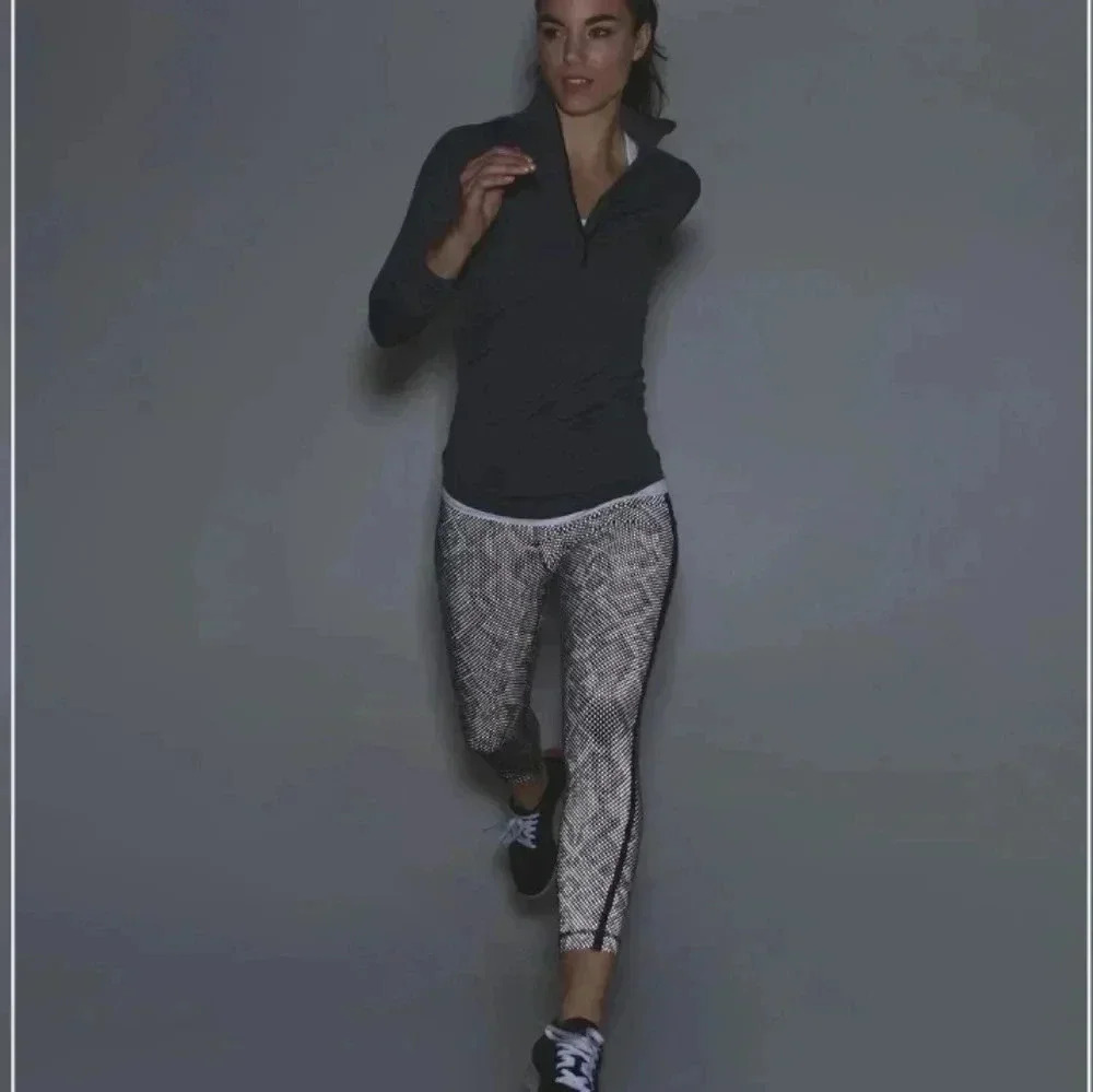 Lululemon Pace Tight (Full-On Luxtreme) *Lights OutBlack / Ravish Reptil…